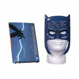 Graphic Novel - The Dark Knight Returns Mask and Novel Set